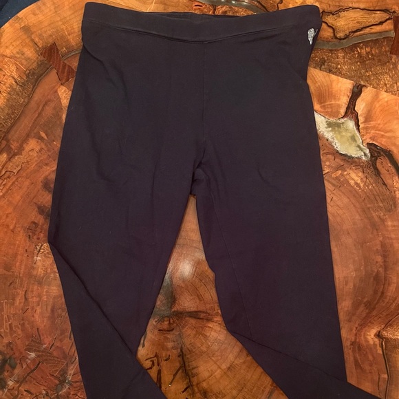 Victoria’s Secret Size M Crop Leggings - Picture 2 of 4